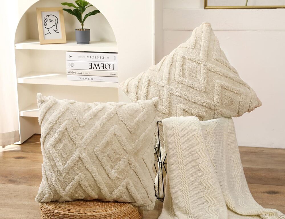 6198 Set of 2 Faux Fur Beige Throw Pillow Covers 18x18,Soft Checkborad - Picture 2 of 5
